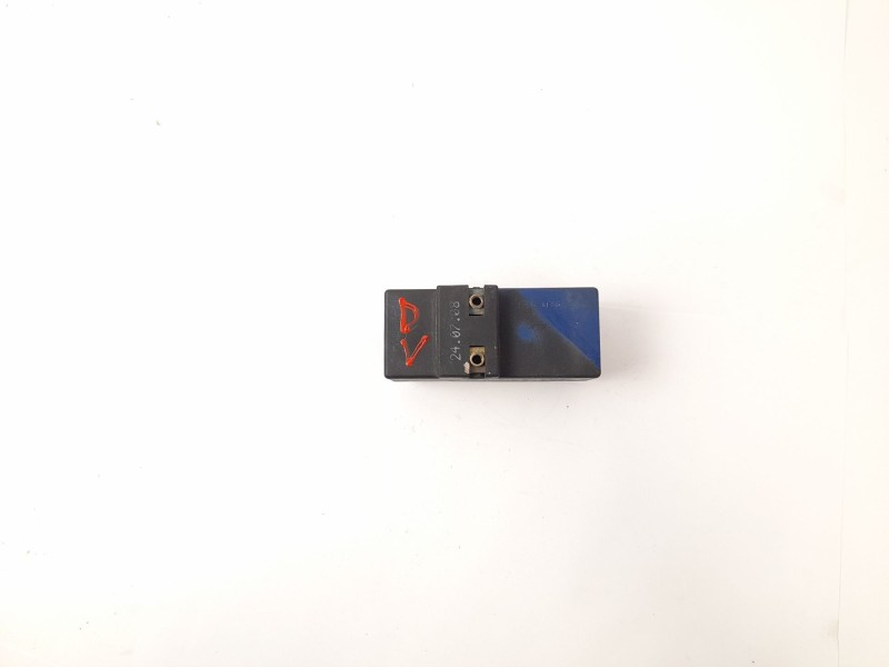 Recambio de caja precalentamiento para volkswagen golf iv berlina (1j1) 1.9 tdi referencia OEM IAM 1J0919506E  