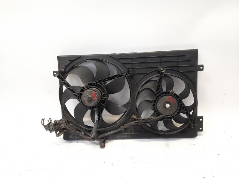 Recambio de electroventilador para volkswagen golf iv berlina (1j1) 1.9 tdi referencia OEM IAM 1J0121207C  