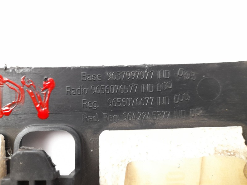 Recambio de moldura para citroën c3 i (fc_, fn_) 1.4 hdi referencia OEM IAM 9637997977  