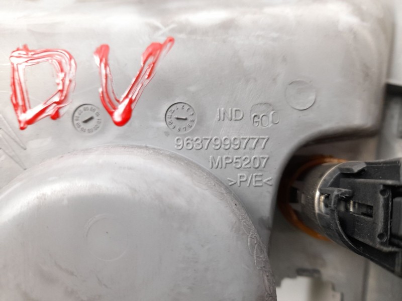 Recambio de moldura para citroën c3 i (fc_, fn_) 1.4 hdi referencia OEM IAM 9637999777  