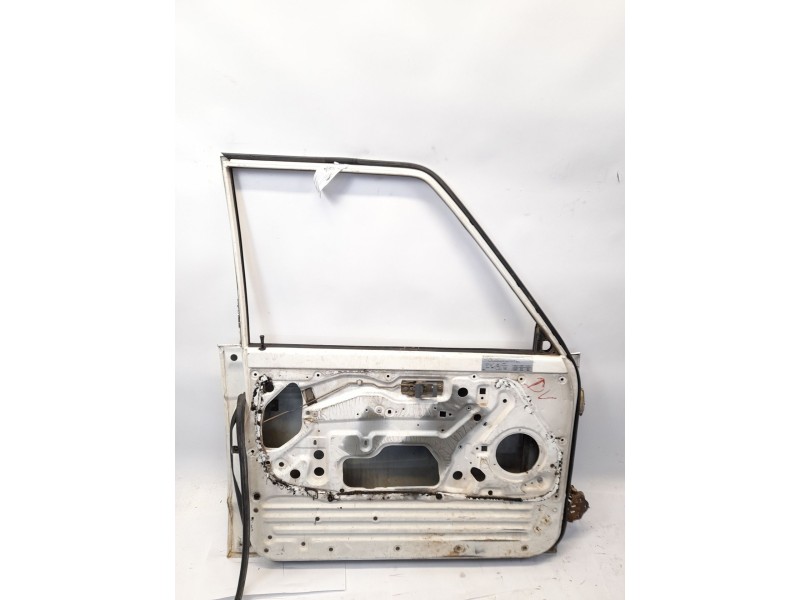 Recambio de puerta delantera derecha para nissan patrol gr (y61) 2.7 td referencia OEM IAM   