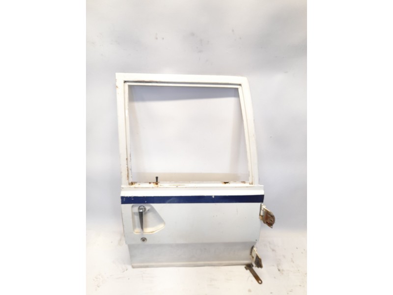 Recambio de puerta trasera derecha para nissan patrol gr (y61) 2.7 td referencia OEM IAM   