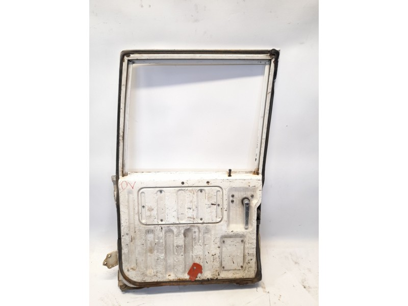 Recambio de puerta trasera derecha para nissan patrol gr (y61) 2.7 td referencia OEM IAM   