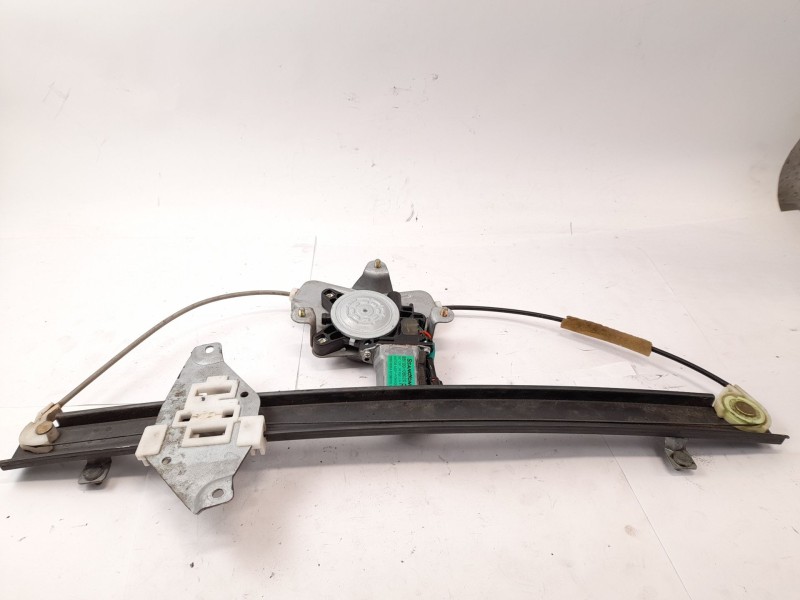 Recambio de elevalunas trasero izquierdo para ssangyong rexton 2.7 xdi referencia OEM IAM 8810008020  