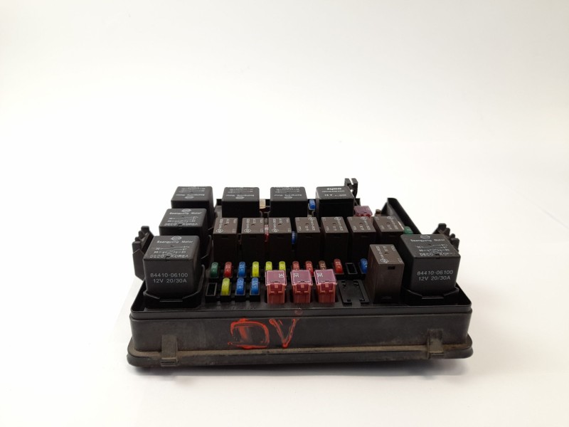 Recambio de caja reles / fusibles para ssangyong rexton 2.7 xdi referencia OEM IAM   