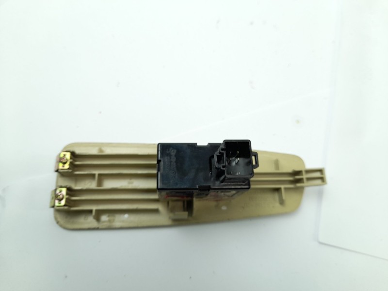 Recambio de boton para bmw serie 1 berlina (e81/e87) 120d referencia OEM IAM   