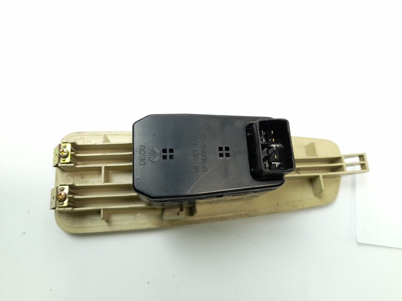 Recambio de boton elevalunas derecho para bmw serie 1 berlina (e81/e87) 120d referencia OEM IAM   