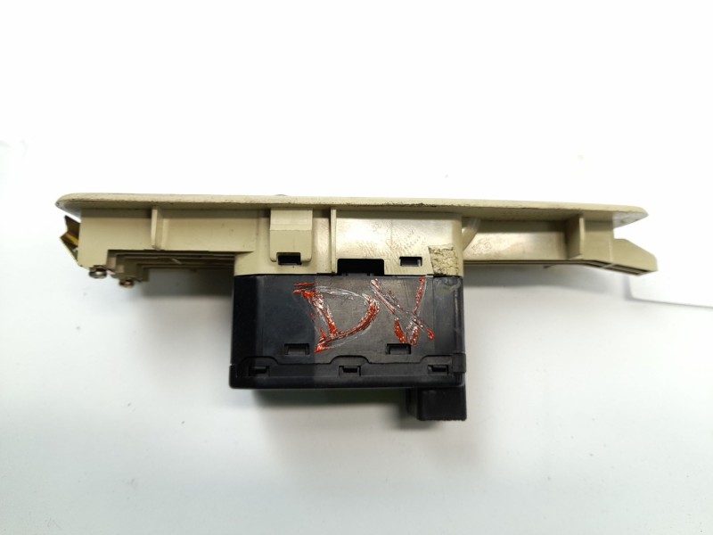 Recambio de boton elevalunas derecho para bmw serie 1 berlina (e81/e87) 120d referencia OEM IAM   