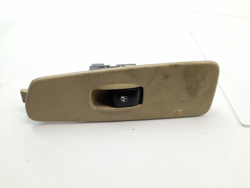 Recambio de boton elevalunas izquierdo para ssangyong rexton 2.7 xdi referencia OEM IAM   