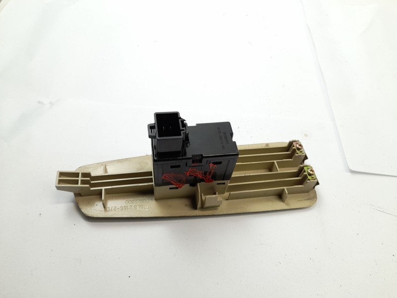 Recambio de boton elevalunas izquierdo para ssangyong rexton 2.7 xdi referencia OEM IAM   