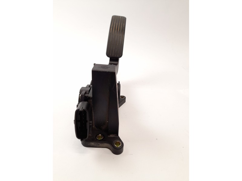 Recambio de pedal acelerador para ssangyong rexton 2.7 xdi referencia OEM IAM 20550_21000  