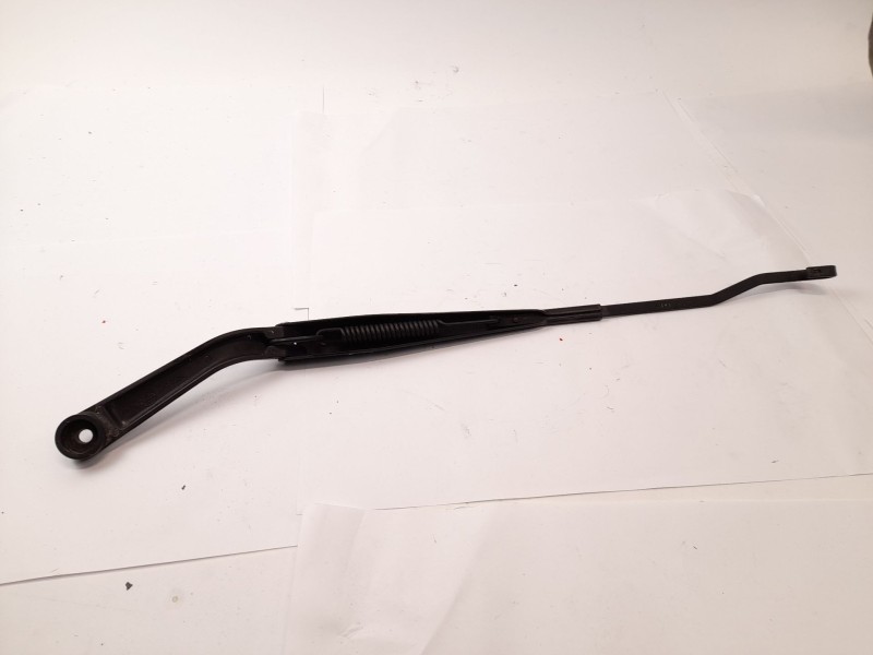 Recambio de brazo limpia delantero derecho para ssangyong rexton 2.7 xdi referencia OEM IAM   
