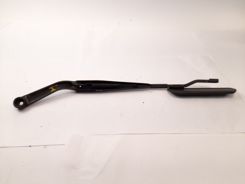 Recambio de brazo limpia delantero izquierdo para ssangyong rexton 2.7 xdi referencia OEM IAM   