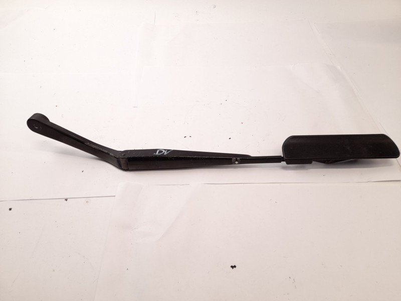 Recambio de brazo limpia delantero izquierdo para ssangyong rexton 2.7 xdi referencia OEM IAM   