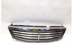 Recambio de rejilla delantera para ssangyong rexton 2.7 xdi referencia OEM IAM   