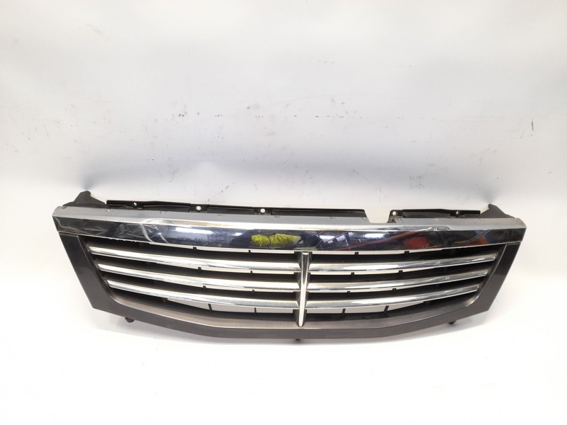 Recambio de rejilla delantera para ssangyong rexton 2.7 xdi referencia OEM IAM   