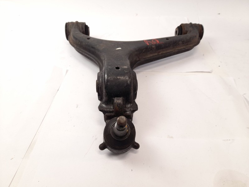 Recambio de brazo suspension inferior delantero izquierdo para ssangyong rexton 2.7 xdi referencia OEM IAM   