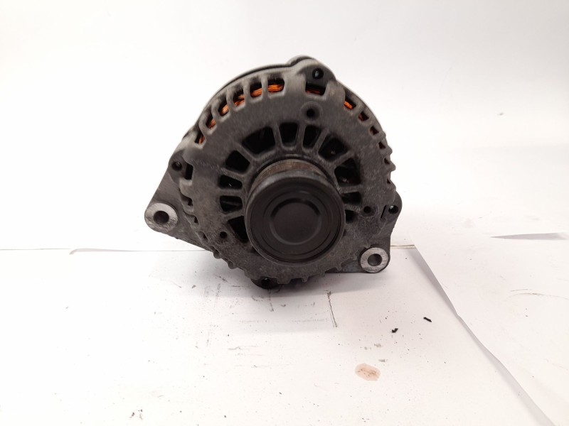 Recambio de alternador para ssangyong rexton 2.7 xdi referencia OEM IAM A66515400002  