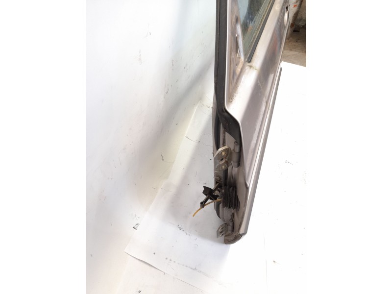 Recambio de puerta delantera izquierda para mercedes-benz 190 (w201) d 2.5 (201.126) referencia OEM IAM   