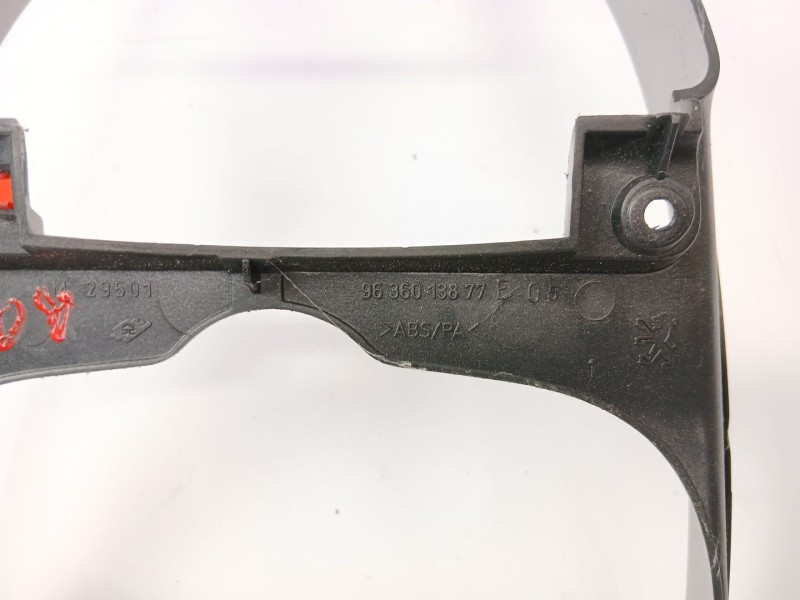 Recambio de moldura para peugeot 307 (s1) 2.0 hdi cat referencia OEM IAM 9636013877  