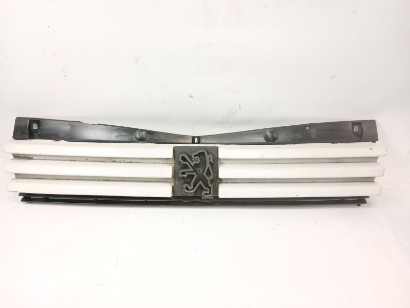 Recambio de rejilla paragolpes delantera para peugeot 205 ii (20a/c) 1.7 diesel referencia OEM IAM   