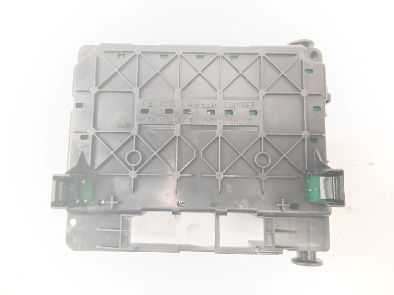 Recambio de caja reles / fusibles para citroën berlingo 2.0 hdi leader referencia OEM IAM 9650618580  