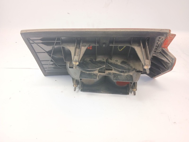 Recambio de piloto trasero derecho para seat toledo (1l) 1.9 d referencia OEM IAM 1LO945094  