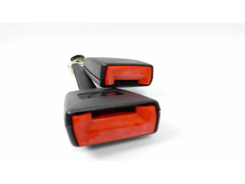 Recambio de enganche cinturon seguridad trasero central para audi a4 avant (8e) 1.9 tdi referencia OEM IAM 8E085773901C  