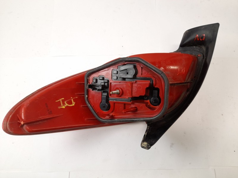 Recambio de piloto trasero izquierdo para peugeot 206 berlina xr referencia OEM IAM 2531G  