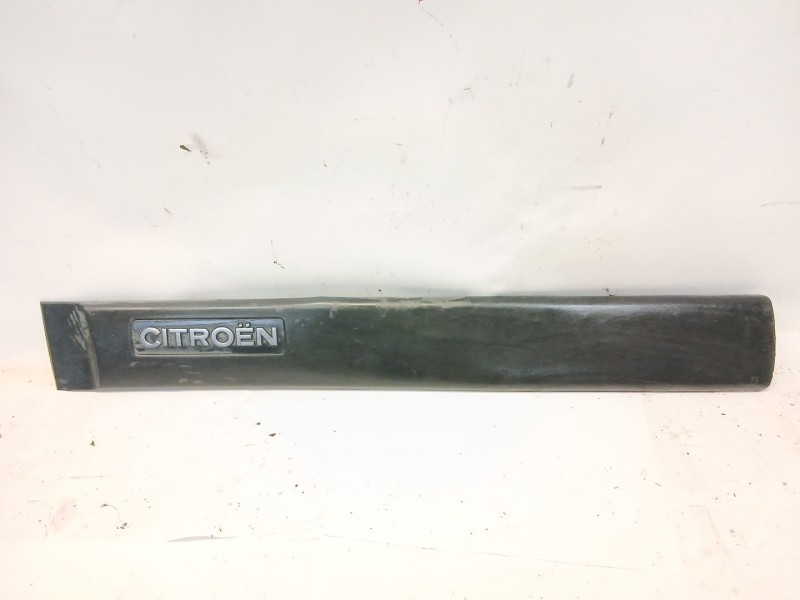 Recambio de moldura para citroën berlingo 2.0 hdi leader referencia OEM IAM 9619030577  