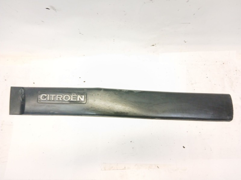 Recambio de moldura para citroën berlingo 2.0 hdi leader referencia OEM IAM 9619030577  
