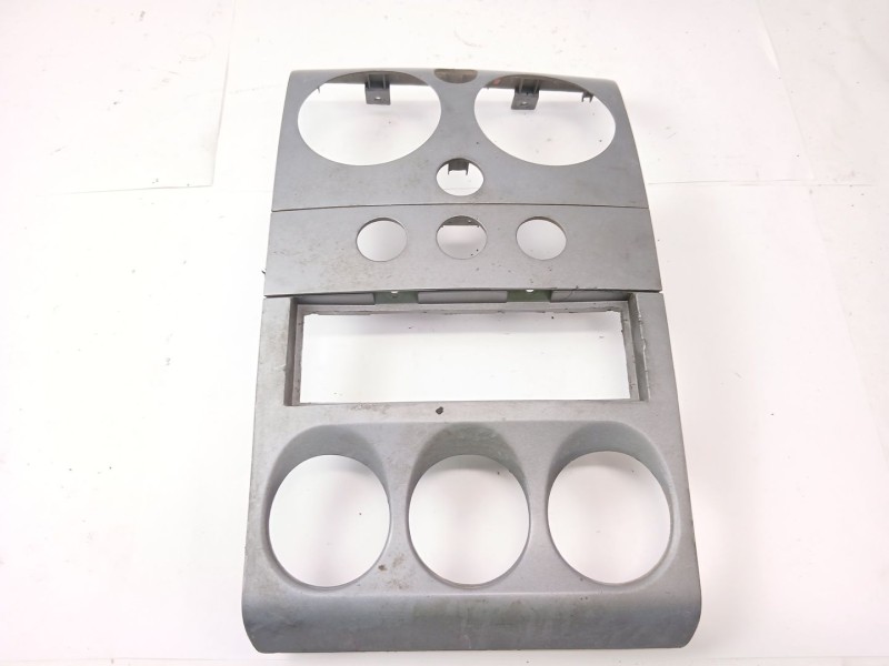 Recambio de moldura para citroën berlingo 2.0 hdi leader referencia OEM IAM 9653812077  