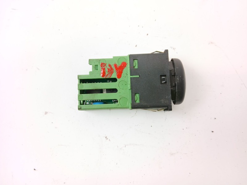 Recambio de interruptor para mg mg zt cdti referencia OEM IAM YUG102030  