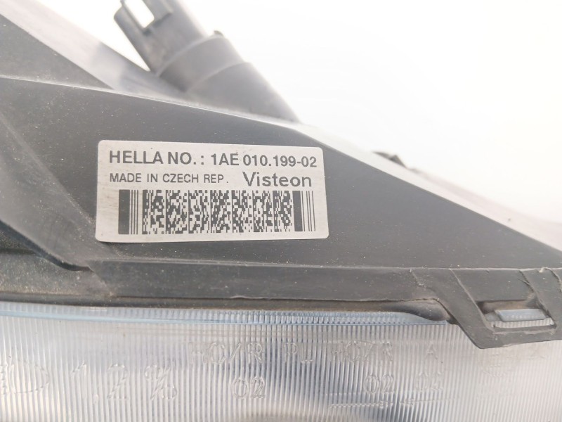 Recambio de faro derecho para ford focus sedán (dfw) 1.6 16v referencia OEM IAM 1AE01019902  