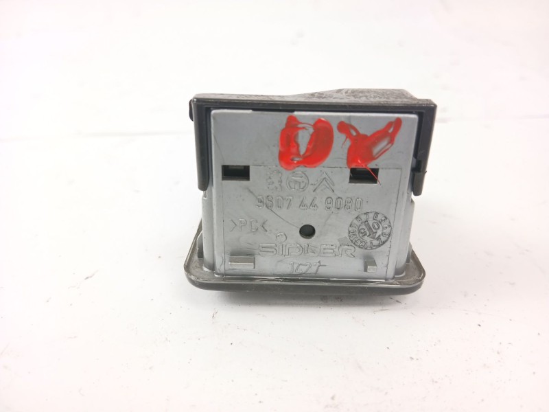 Recambio de luz interior para peugeot partner monospace (5_, g_) 1.9 d referencia OEM IAM 9607449080  