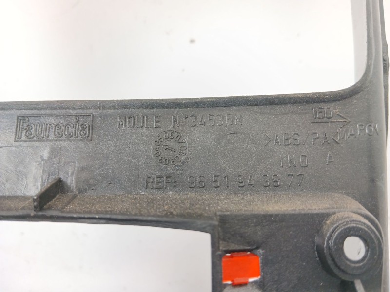 Recambio de consola central para peugeot 307 (3a/c) 1.6 hdi 110 referencia OEM IAM 9651943877  