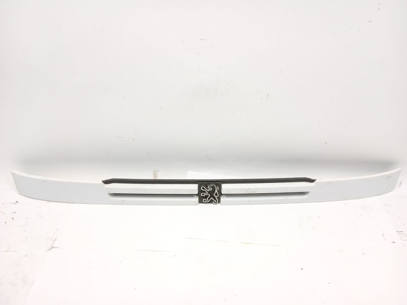 Recambio de rejilla delantera para peugeot boxer furgoneta (230l) 2.5 d referencia OEM IAM   