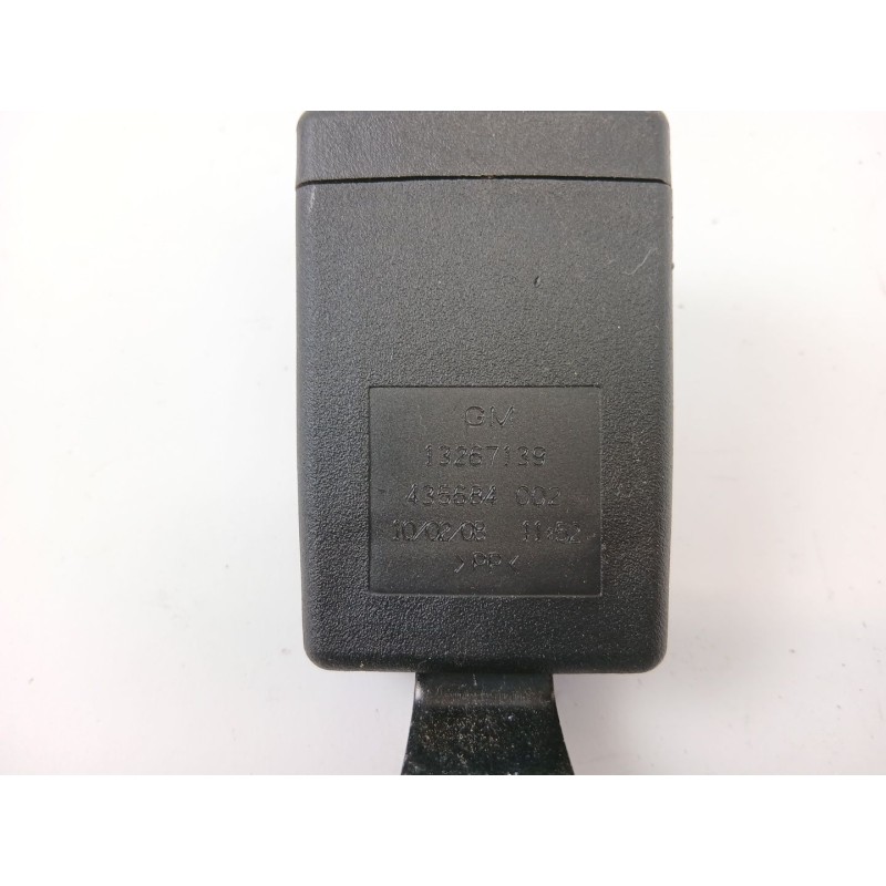Recambio de enganche cinturon seguridad trasero izquierdo para opel insignia berlina edition referencia OEM IAM 13267139  