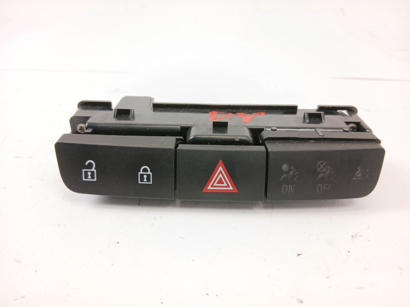 Recambio de warning para opel insignia berlina edition referencia OEM IAM 13324594  