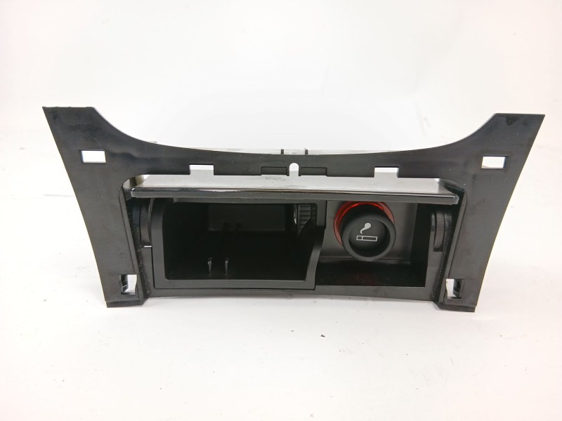 Recambio de cenicero para opel insignia berlina edition referencia OEM IAM 13320460  