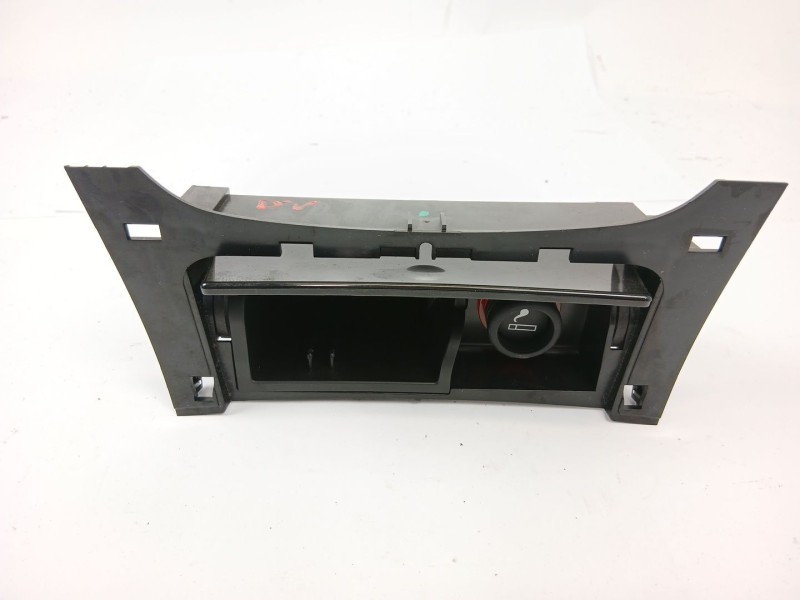 Recambio de cenicero para opel insignia berlina edition referencia OEM IAM 13320460  