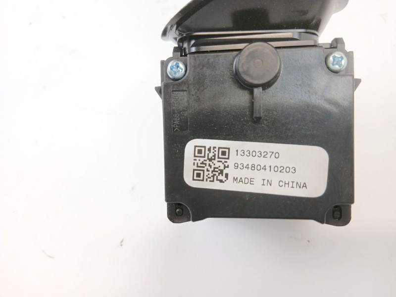 Recambio de mando limpia para opel insignia berlina edition referencia OEM IAM 13303270  