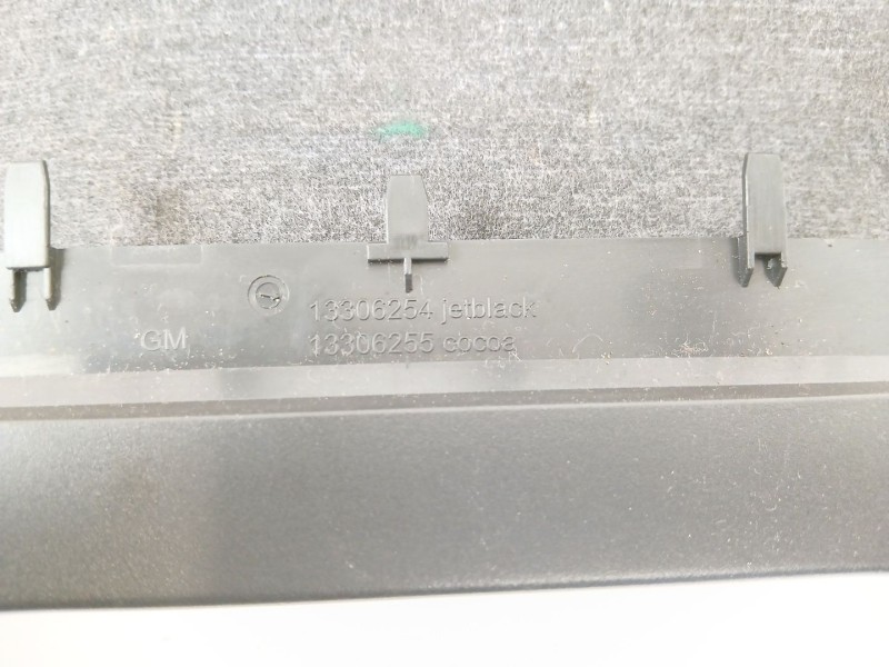 Recambio de moldura para opel insignia berlina edition referencia OEM IAM 13306254  