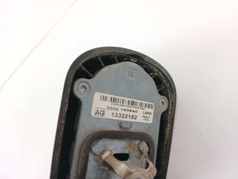 Recambio de antena para opel insignia berlina edition referencia OEM IAM 13322182  