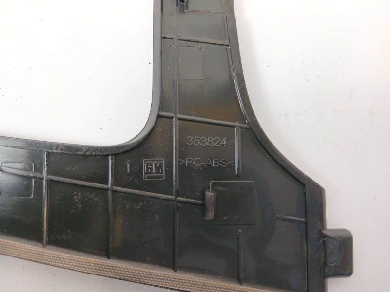 Recambio de moldura para opel insignia berlina edition referencia OEM IAM 353824  