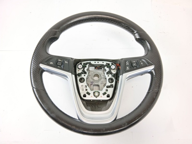 Recambio de volante para opel insignia berlina edition referencia OEM IAM 13316540  