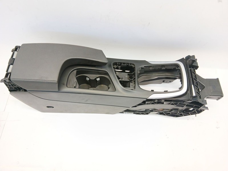 Recambio de consola central para opel insignia berlina edition referencia OEM IAM 333488716  