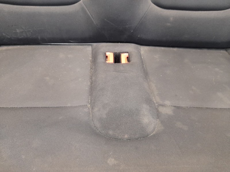 Recambio de asientos tercera fila para nissan nv300 kombi (x82) 1.6 dci 125 referencia OEM IAM   