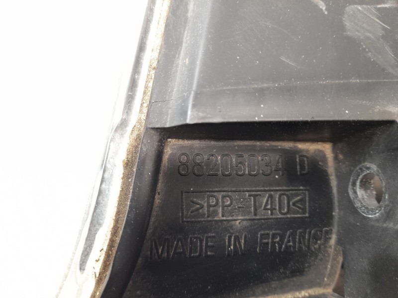Recambio de faro derecho para citroën xantia (x1_, x2_) 2.0 hdi 109 referencia OEM IAM 88205034  