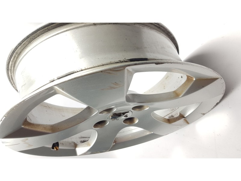 Recambio de llanta para peugeot 3008 1.6 hdi fap referencia OEM IAM 9673738877  